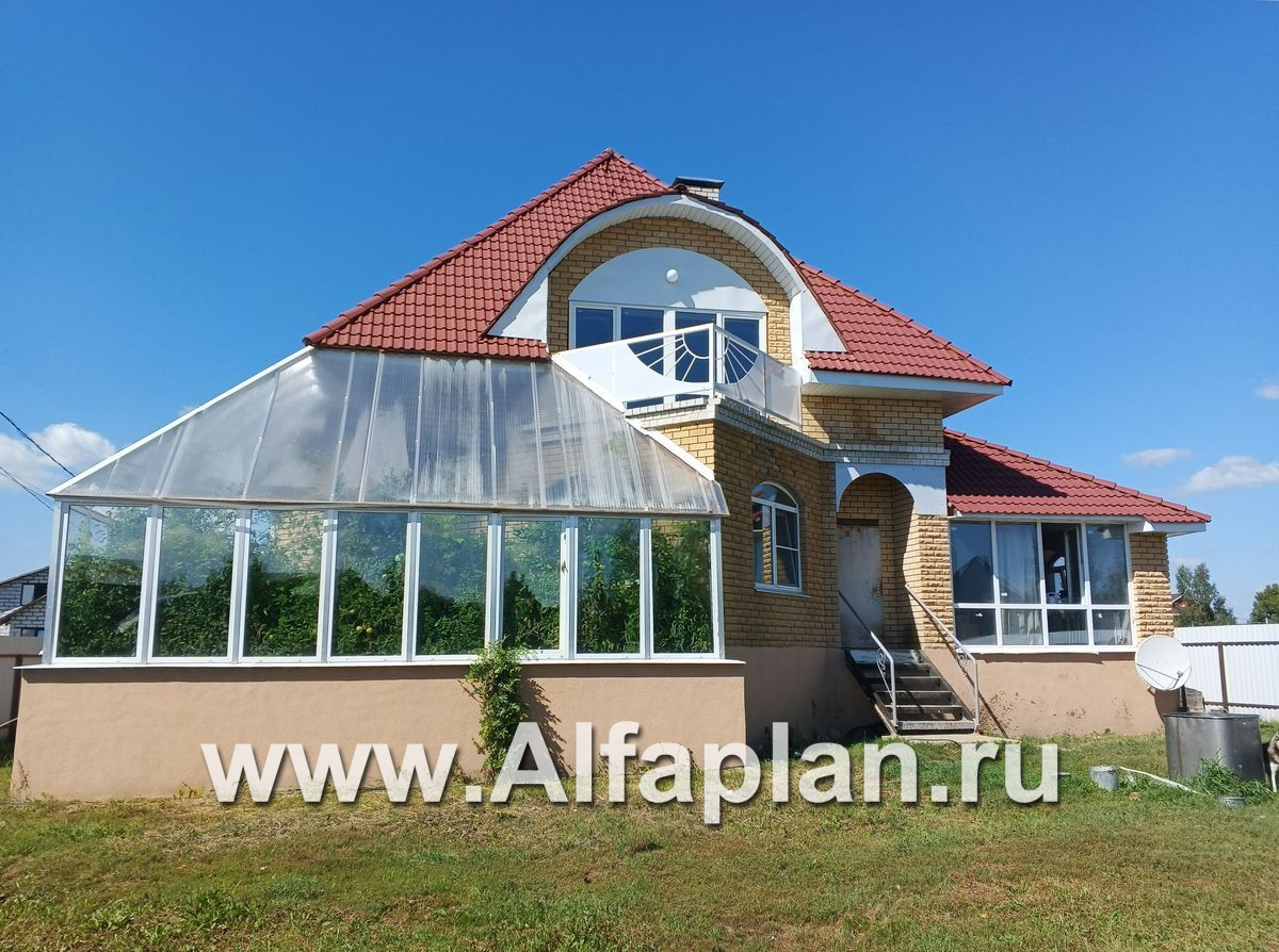 Проекты домов Альфаплан - «Кристалл» - загородный дом с оранжереей - основное изображение